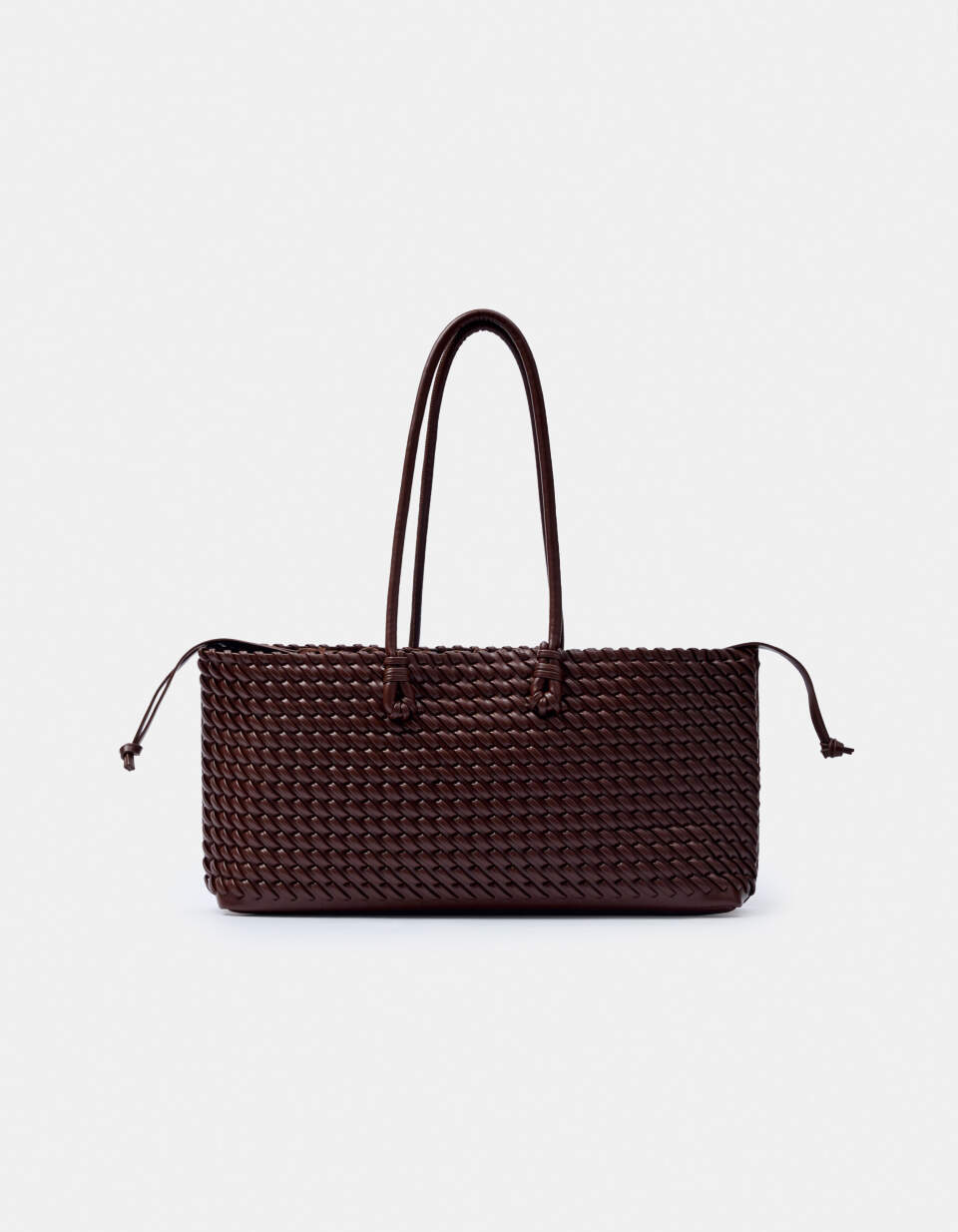 Сумка из плетеной экокожи