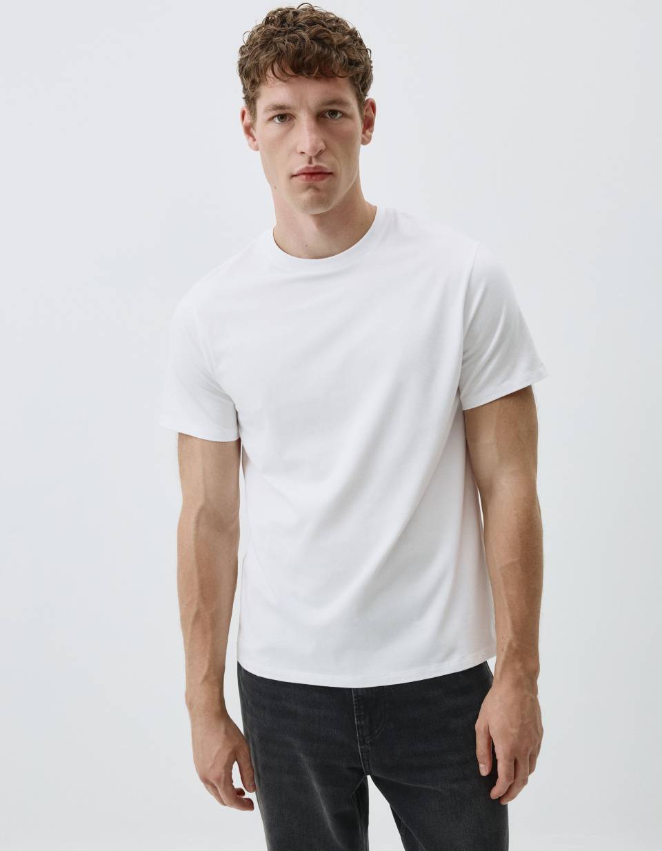 Футболка ADAM SLIM FIT базовая
