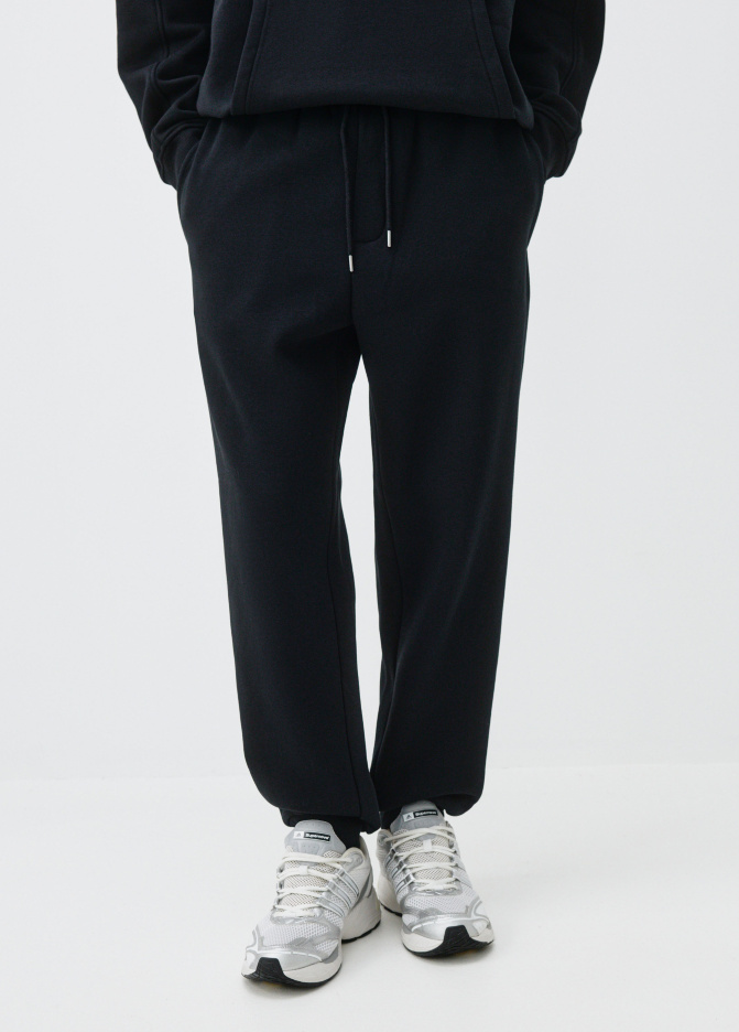 Базовые джоггеры из футера