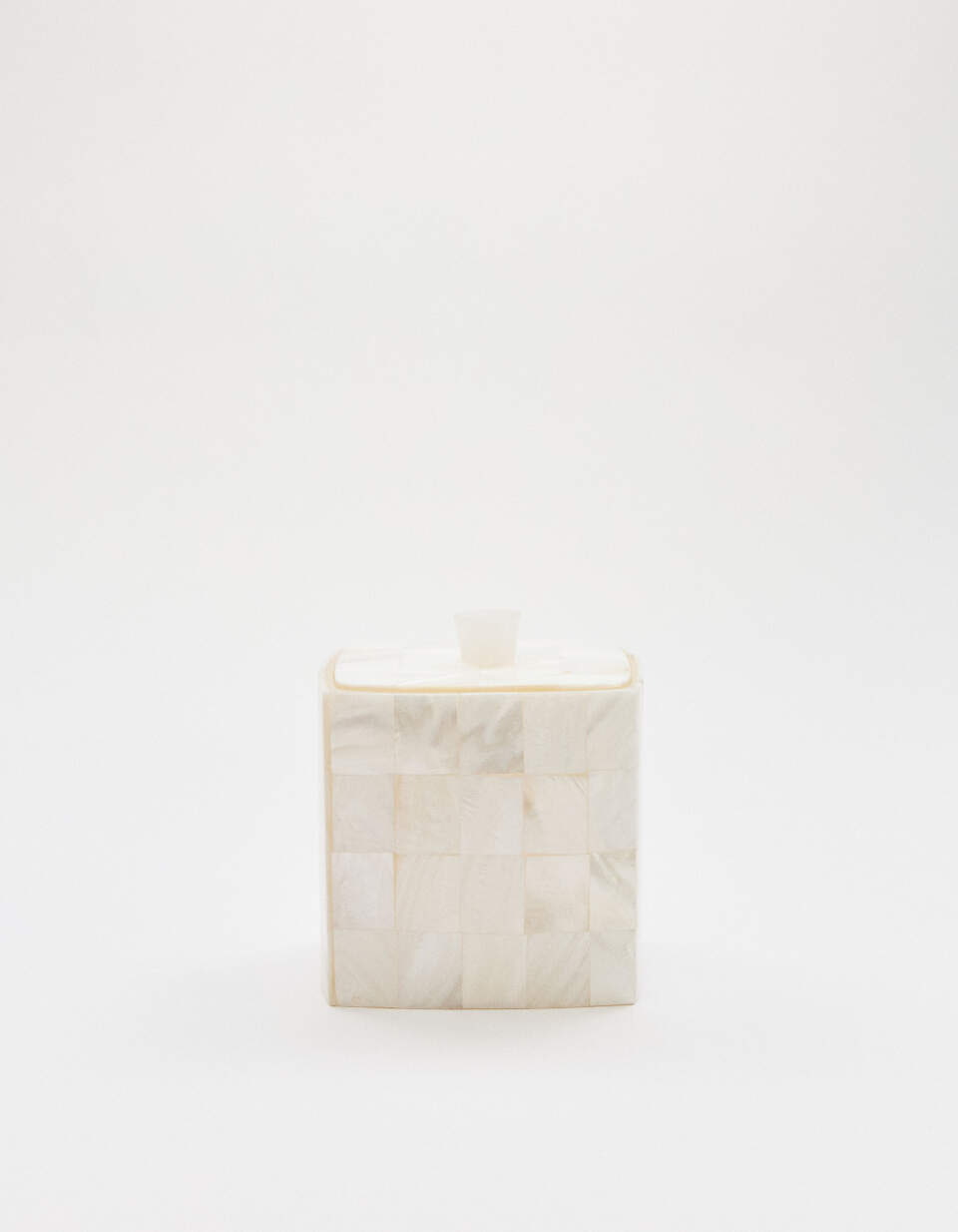 Банка для хранения в ванной с перламутровым эффектом