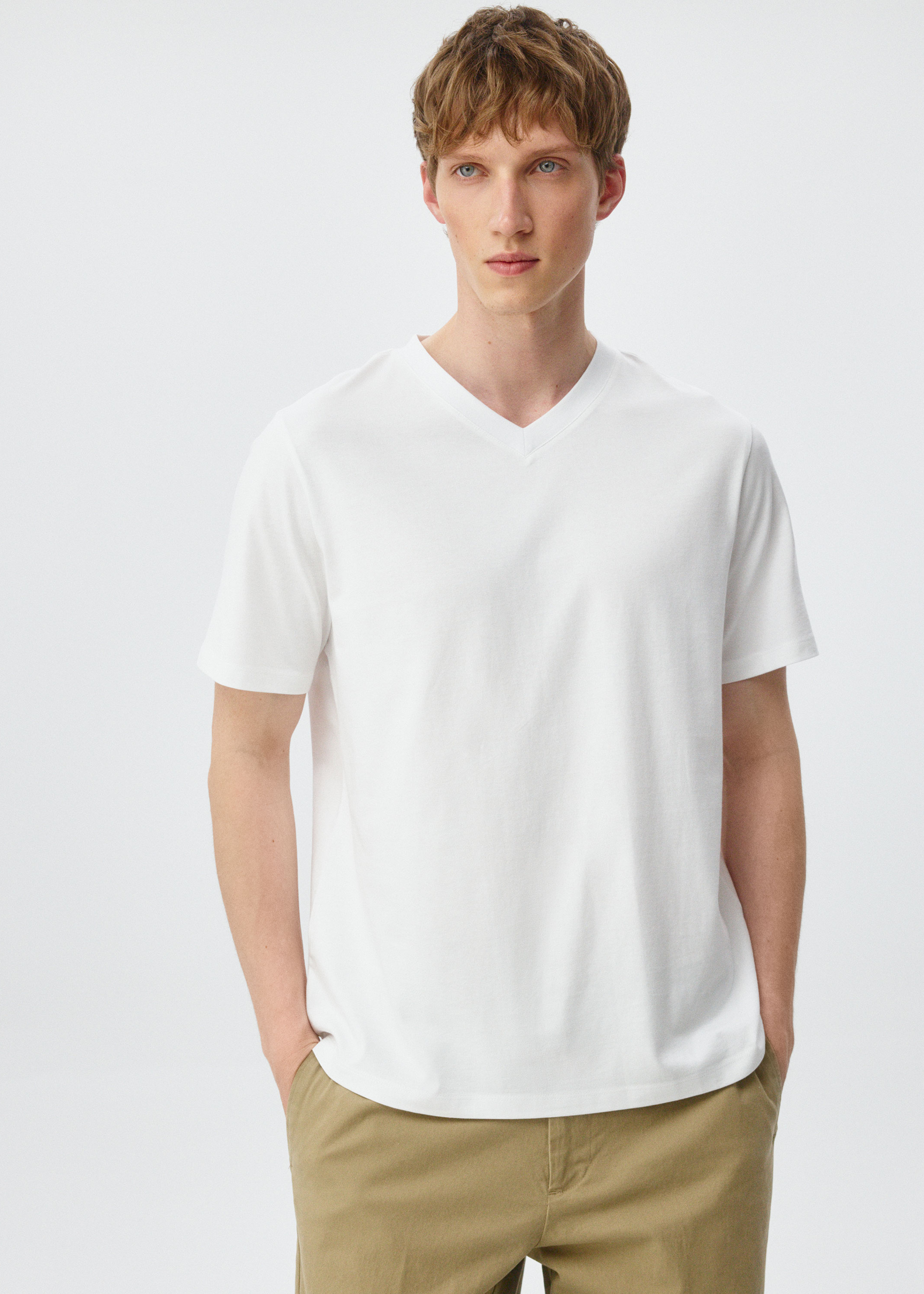 Футболка mark regular fit базовая цвет: белый артикул: 5808110204